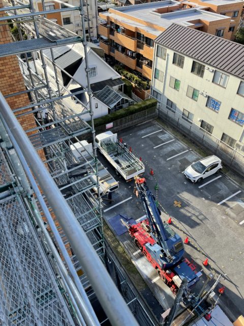 知立市、某マンション、レッカー作業