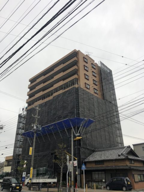 四日市市、足場解体作業