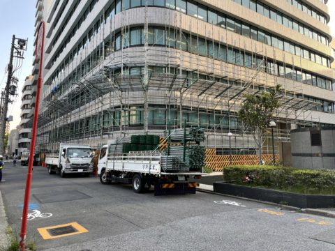 栄、足場工事、2日目
