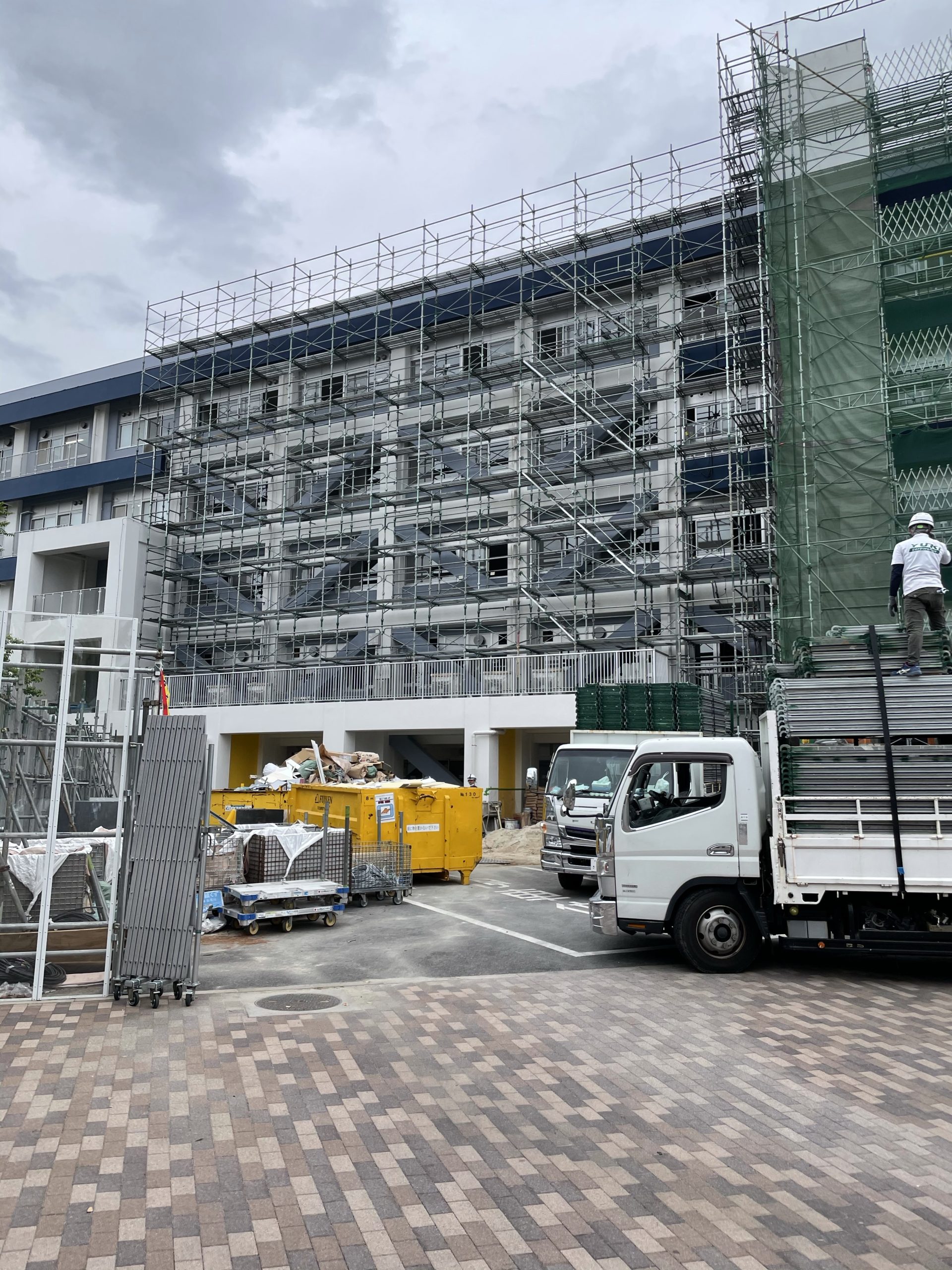 某大学、足場工事、解体作業